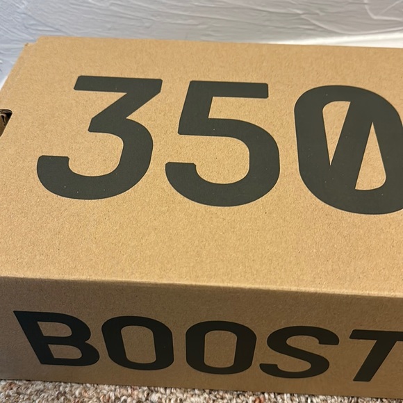 ❌Sold❌Yeezy Boost 350 V2 - Picture 2 of 4